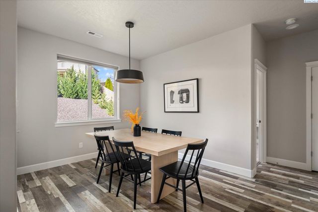 4840 Tillamook Dr, Richland, WA 99352