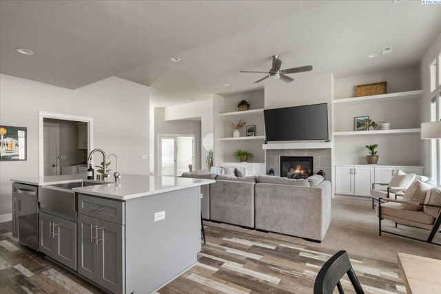 4840 Tillamook Dr, Richland, WA 99352