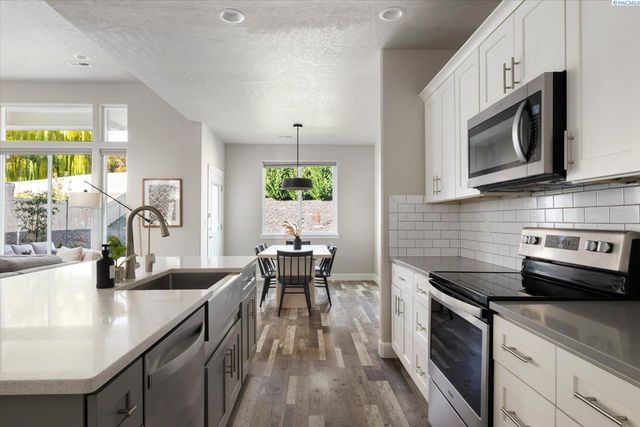 4840 Tillamook Dr, Richland, WA 99352