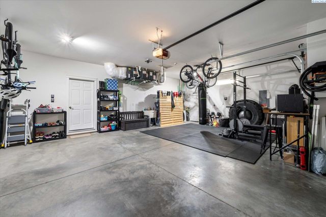 4840 Tillamook Dr, Richland, WA 99352