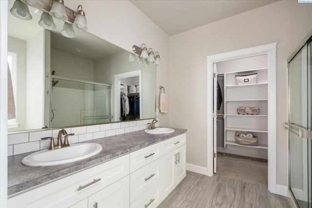 4840 Tillamook Dr, Richland, WA 99352