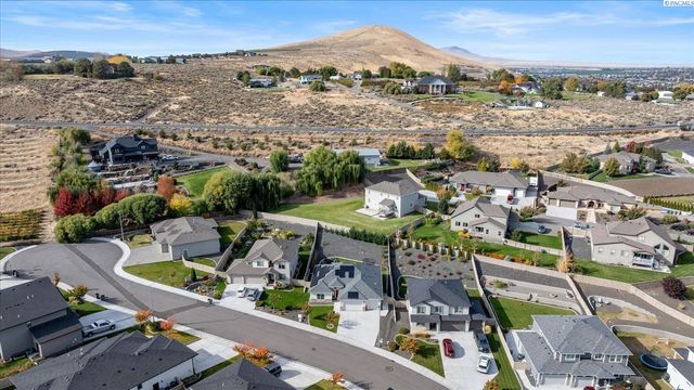 4840 Tillamook Dr, Richland, WA 99352