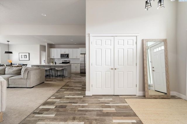 4840 Tillamook Dr, Richland, WA 99352