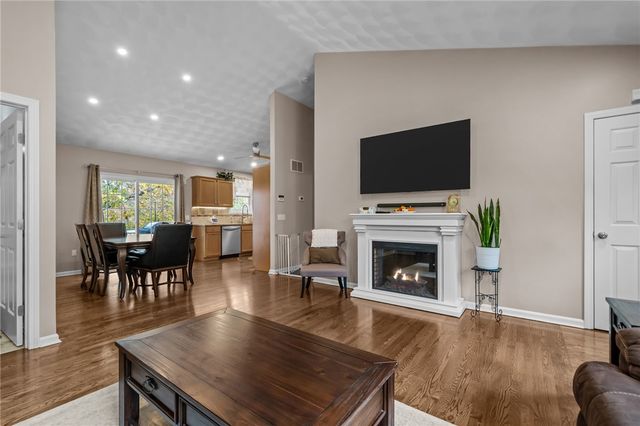 6 Emerson Court, West Warwick, RI 02893