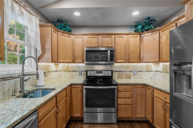 6 Emerson Court, West Warwick, RI 02893