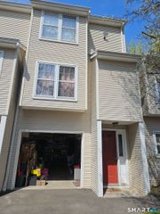 380 Hitchcock Road 45, Waterbury, CT 06705