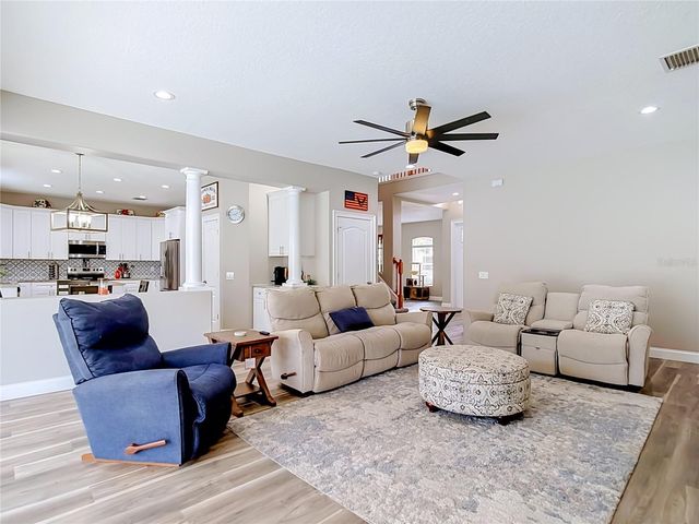 29909 CEDAR WAXWING DRIVE, Wesley Chapel, FL 33545