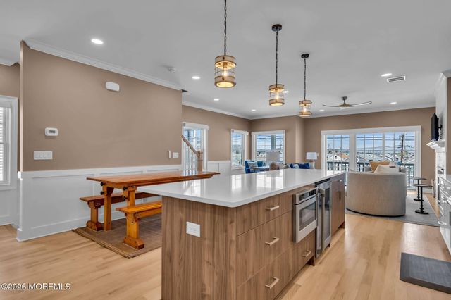 39 20th Avenue, Seaside Park, NJ 08752