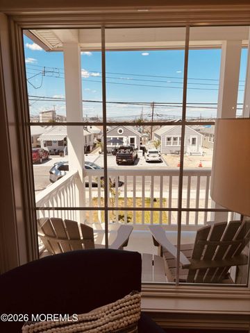 39 20th Avenue, Seaside Park, NJ 08752