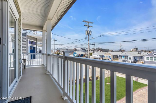 39 20th Avenue, Seaside Park, NJ 08752