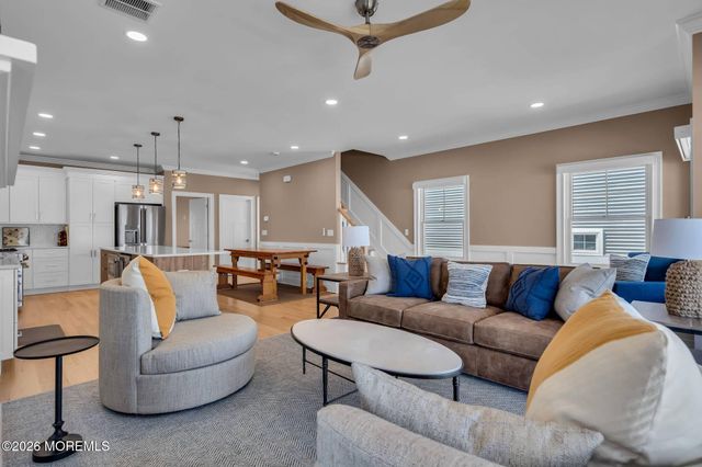 39 20th Avenue, Seaside Park, NJ 08752