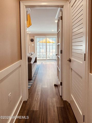 39 20th Avenue, Seaside Park, NJ 08752