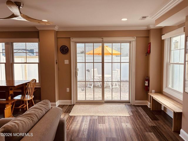 39 20th Avenue, Seaside Park, NJ 08752