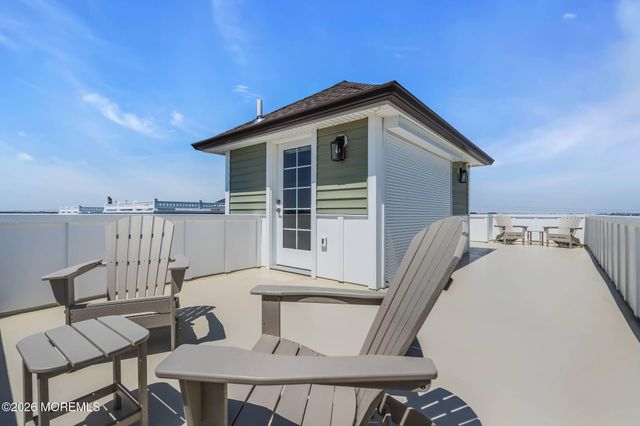 39 20th Avenue, Seaside Park, NJ 08752