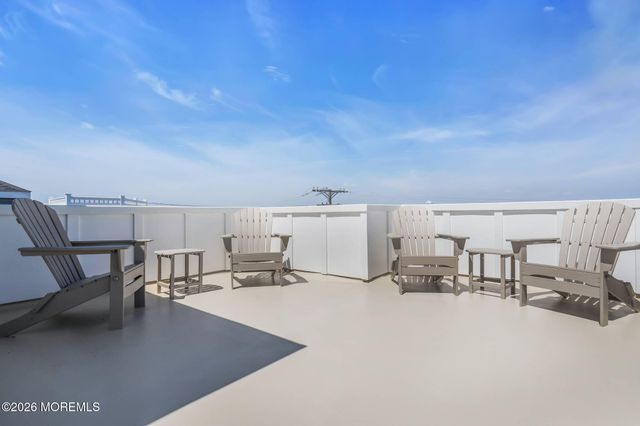 39 20th Avenue, Seaside Park, NJ 08752