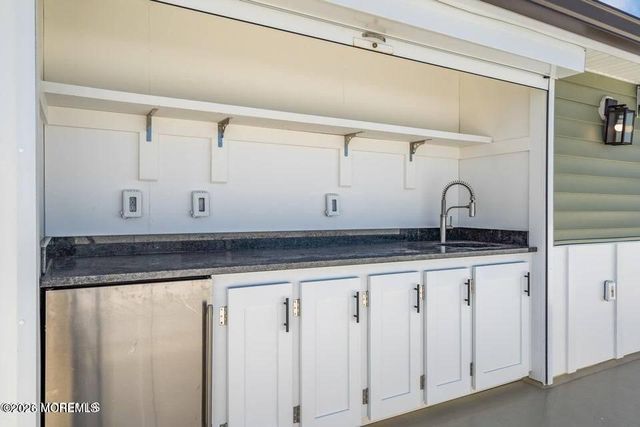 39 20th Avenue, Seaside Park, NJ 08752