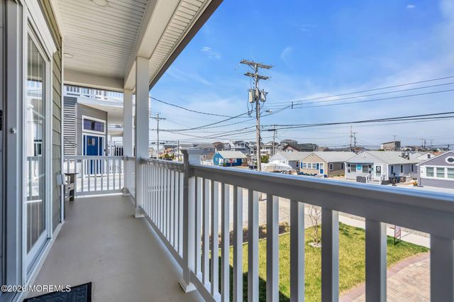 39 20th Avenue, Seaside Park, NJ 08752