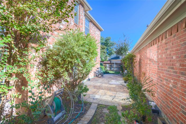 9504 Rodeo Drive, Irving, TX 75063