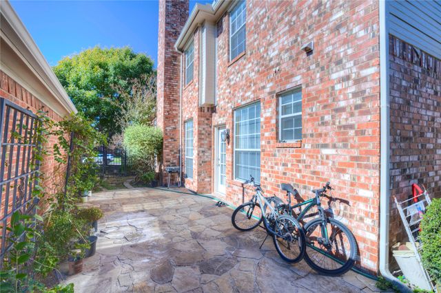 9504 Rodeo Drive, Irving, TX 75063