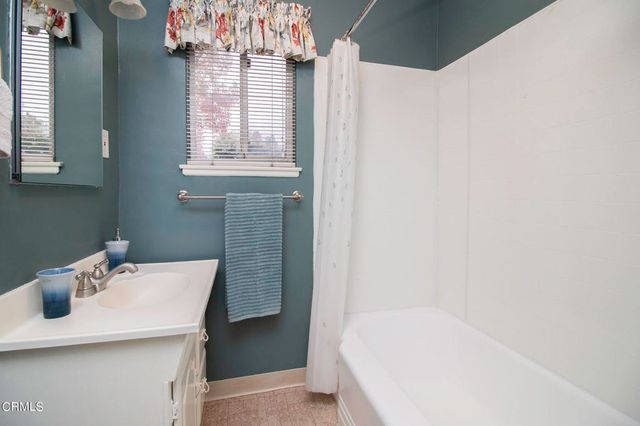 246 Baptiste Way, La Canada Flintridge, CA 91011