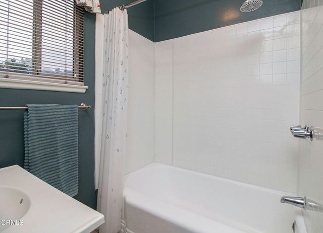 246 Baptiste Way, La Canada Flintridge, CA 91011