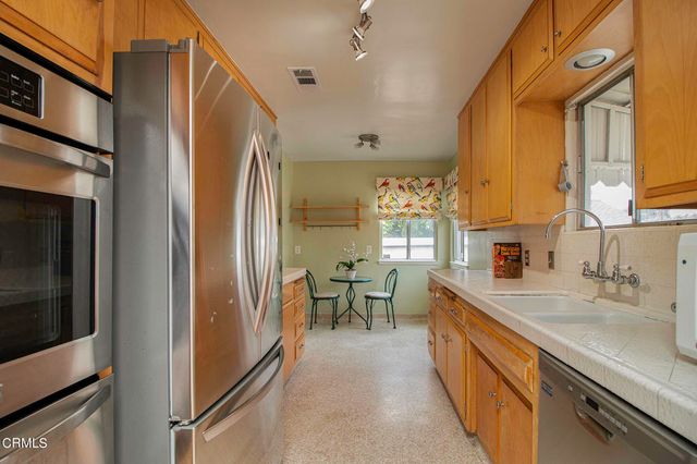 246 Baptiste Way, La Canada Flintridge, CA 91011