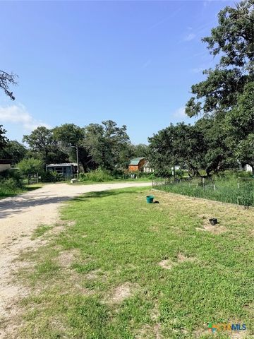 140 Mackie Lane, Seguin, TX 78155