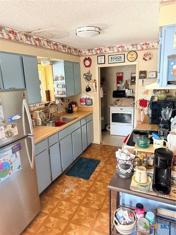 140 Mackie Lane, Seguin, TX 78155