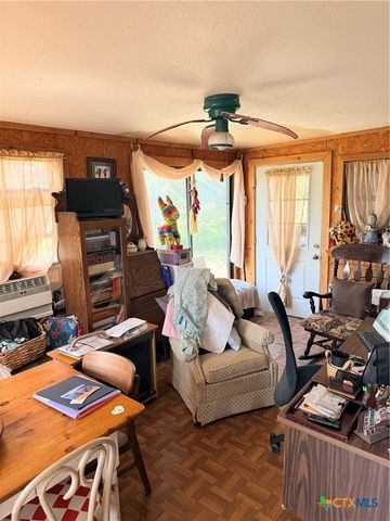 140 Mackie Lane, Seguin, TX 78155