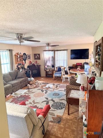 140 Mackie Lane, Seguin, TX 78155