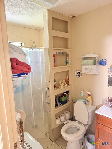 140 Mackie Lane, Seguin, TX 78155