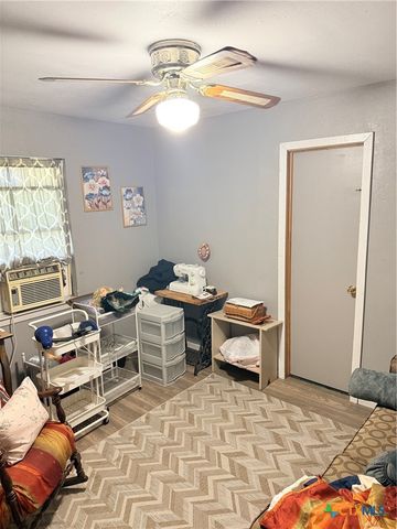 140 Mackie Lane, Seguin, TX 78155