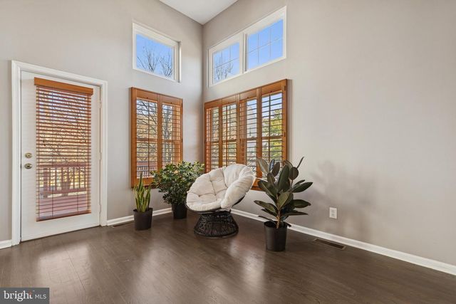 2558 JAMES MONROE CIR, Herndon, VA 20171