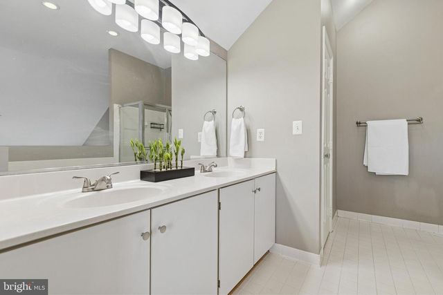 2558 JAMES MONROE CIR, Herndon, VA 20171