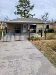 7617 Delavan Drive, Houston, TX 77028