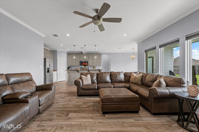 2054 Briar Hollow, Shreveport, LA 71118