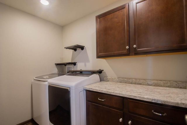 301 Creekside COURT, Watertown, WI 53098