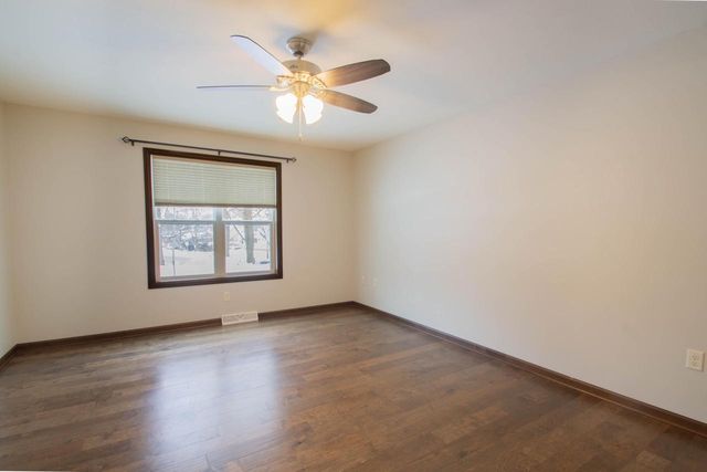 301 Creekside COURT, Watertown, WI 53098