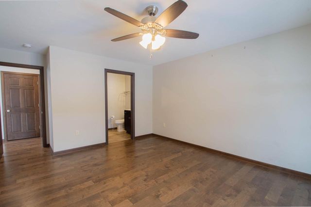 301 Creekside COURT, Watertown, WI 53098