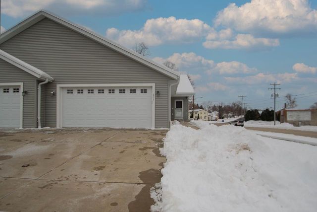 301 Creekside COURT, Watertown, WI 53098