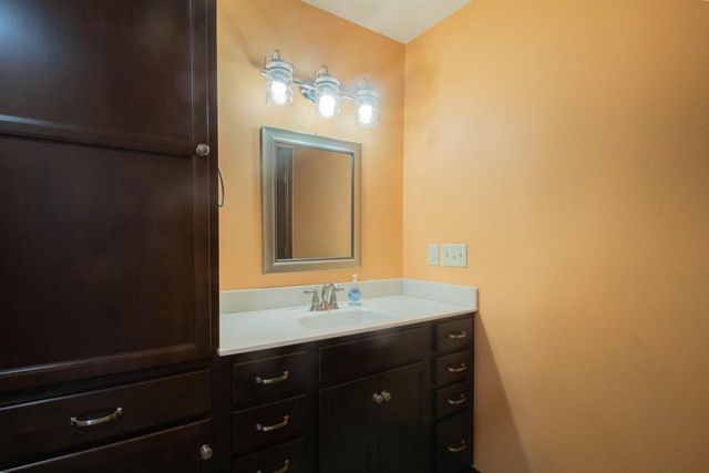 301 Creekside COURT, Watertown, WI 53098