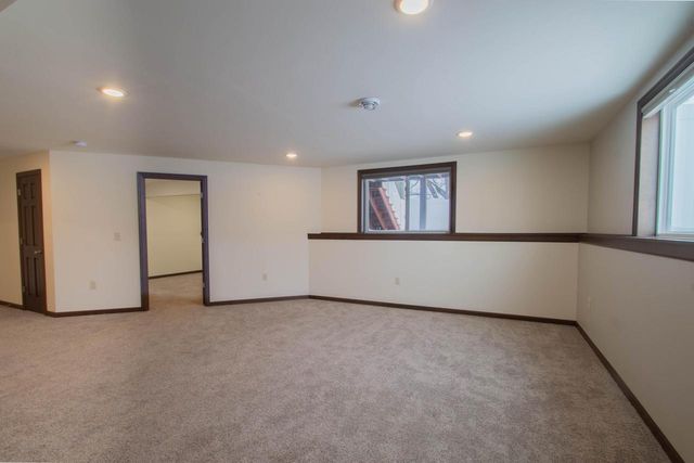 301 Creekside COURT, Watertown, WI 53098