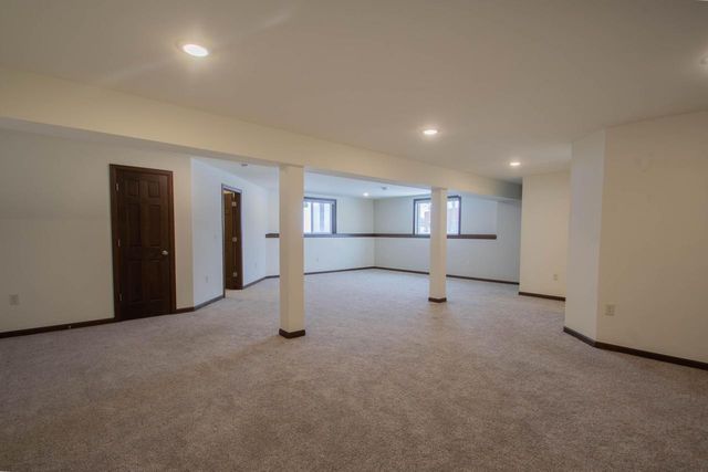 301 Creekside COURT, Watertown, WI 53098