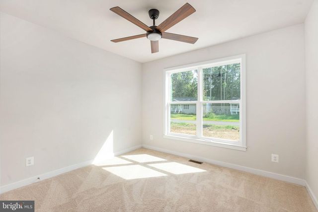 439 SHOREWOOD DR, Colonial Beach, VA 22443