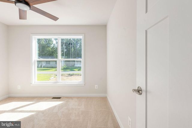 439 SHOREWOOD DR, Colonial Beach, VA 22443