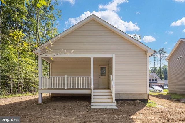 439 SHOREWOOD DR, Colonial Beach, VA 22443