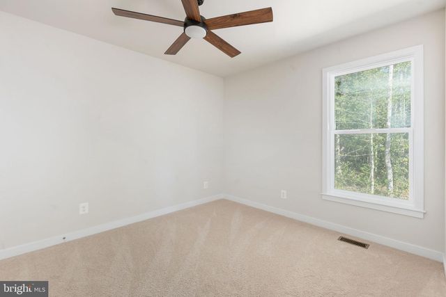 439 SHOREWOOD DR, Colonial Beach, VA 22443