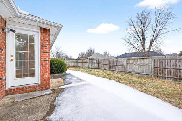 1804 SW Spruce Road, Bentonville, AR 72713