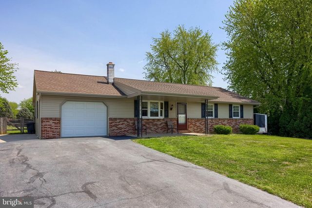 17 S HOLLANDER RD, Gordonville, PA 17529
