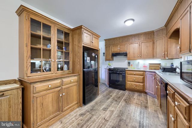 17 S HOLLANDER RD, Gordonville, PA 17529